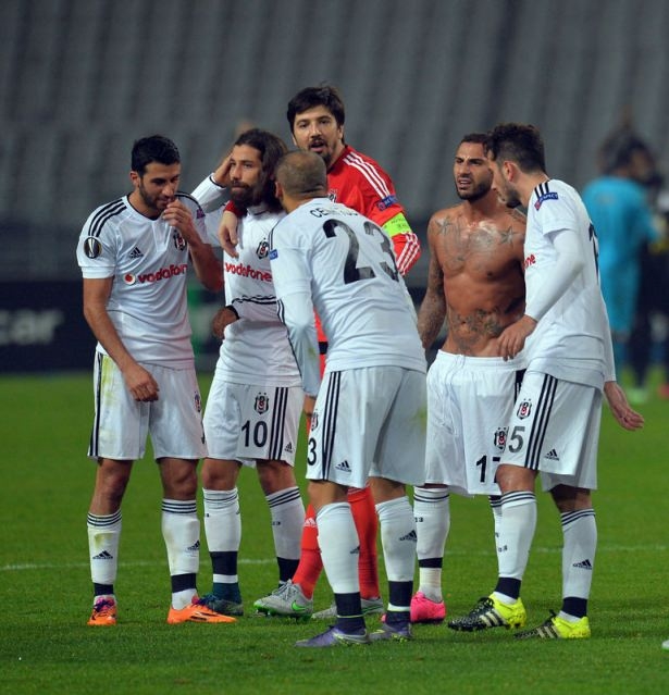 Cenk Kartal'ı uçurdu 17