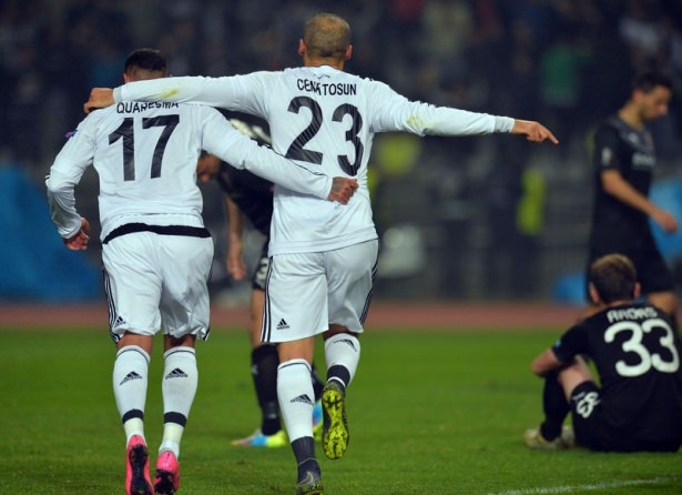 Cenk Kartal'ı uçurdu 7