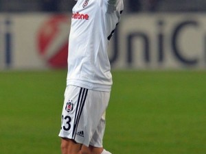 Cenk Kartal'ı uçurdu