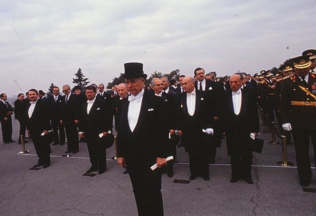 Türkiye yakın tarihinin bilinmeyen fotoğrafları 80