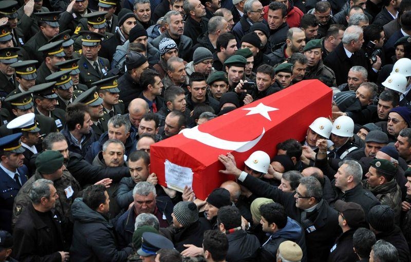 Diyarbakır şehitleri son yolculuğuna uğurlandı 34