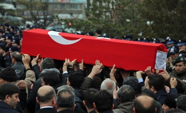 Diyarbakır şehitleri son yolculuğuna uğurlandı 43