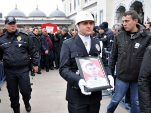 Diyarbakır şehitleri son yolculuğuna uğurlandı