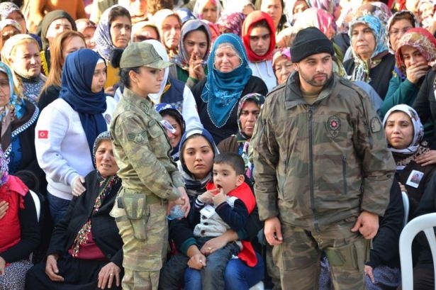 Şehitler gözyaşlarıyla son yolculuğuna uğurlandı 21