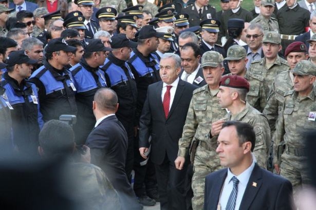 Şehitler gözyaşlarıyla son yolculuğuna uğurlandı 25