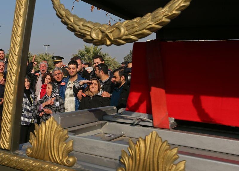 Şehitler gözyaşlarıyla son yolculuğuna uğurlandı 36