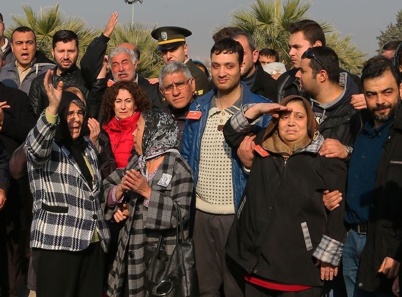 Şehitler gözyaşlarıyla son yolculuğuna uğurlandı 37