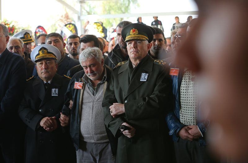 Şehitler gözyaşlarıyla son yolculuğuna uğurlandı 38