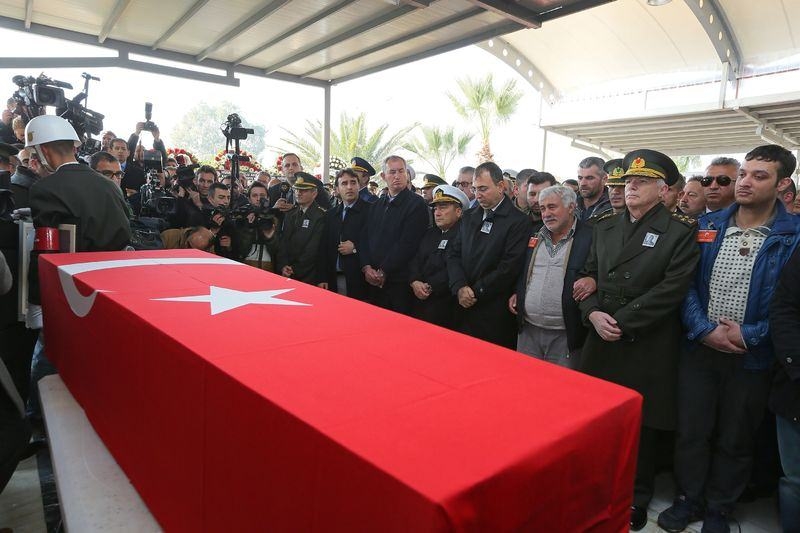 Şehitler gözyaşlarıyla son yolculuğuna uğurlandı 40