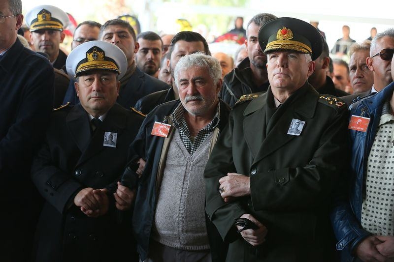 Şehitler gözyaşlarıyla son yolculuğuna uğurlandı 44