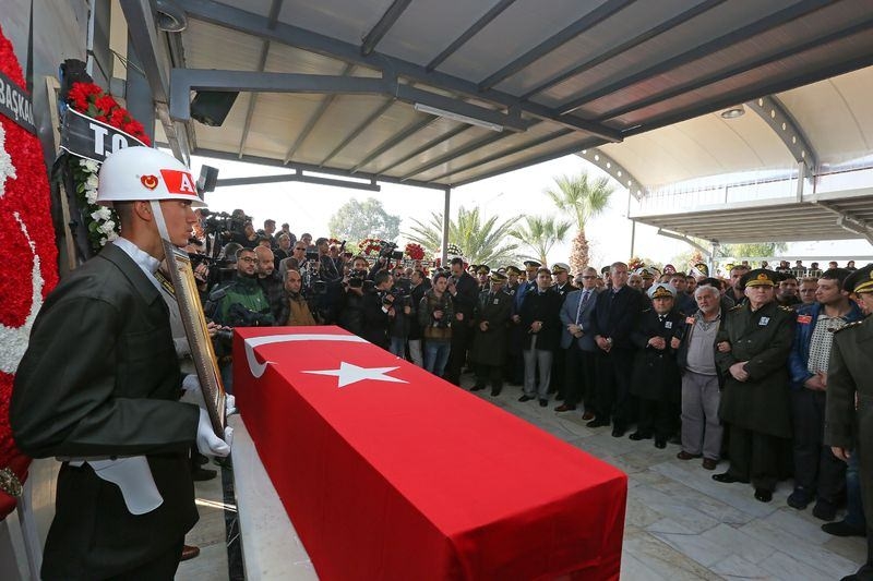 Şehitler gözyaşlarıyla son yolculuğuna uğurlandı 47