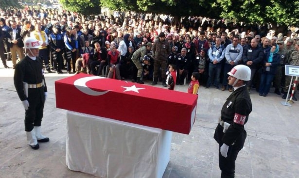 Şehitler gözyaşlarıyla son yolculuğuna uğurlandı 7