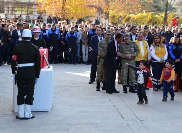 Şehitler gözyaşlarıyla son yolculuğuna uğurlandı 8