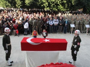 Şehitler gözyaşlarıyla son yolculuğuna uğurlandı