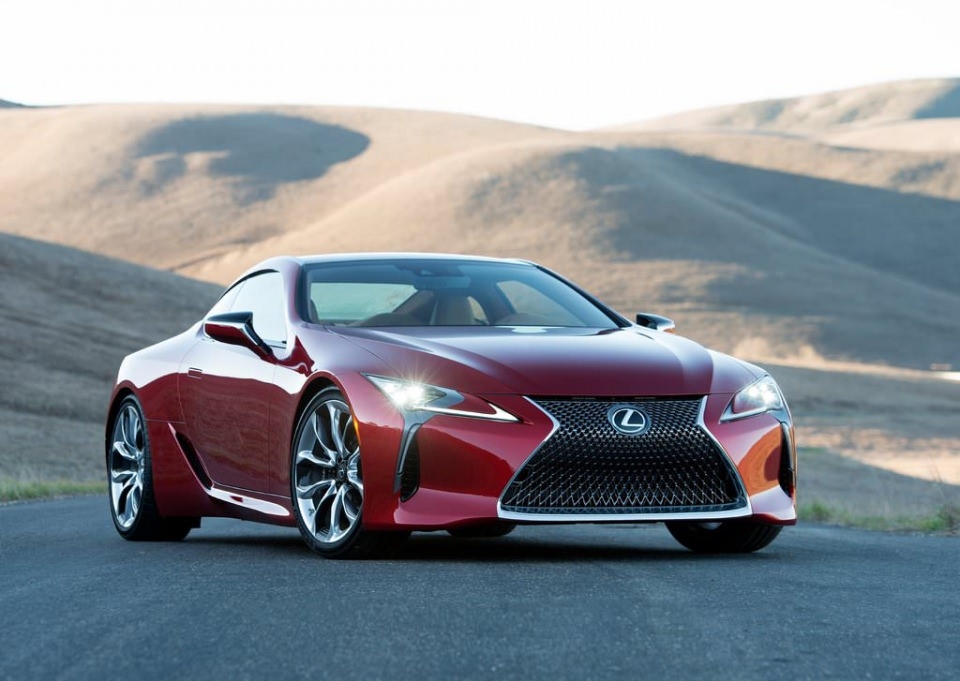 BMW 6'ya yeni rakip: Lexus LC 500 2017 7