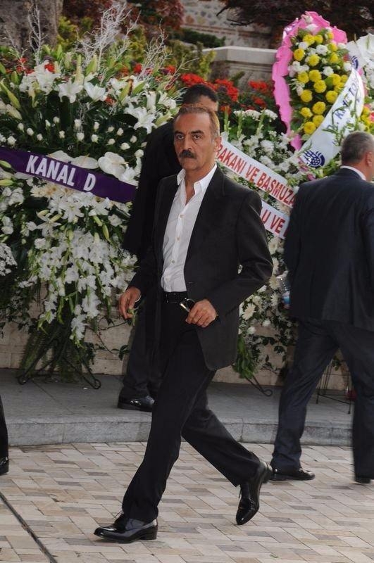 Diriliş oyuncuları kaç yaşında? 53