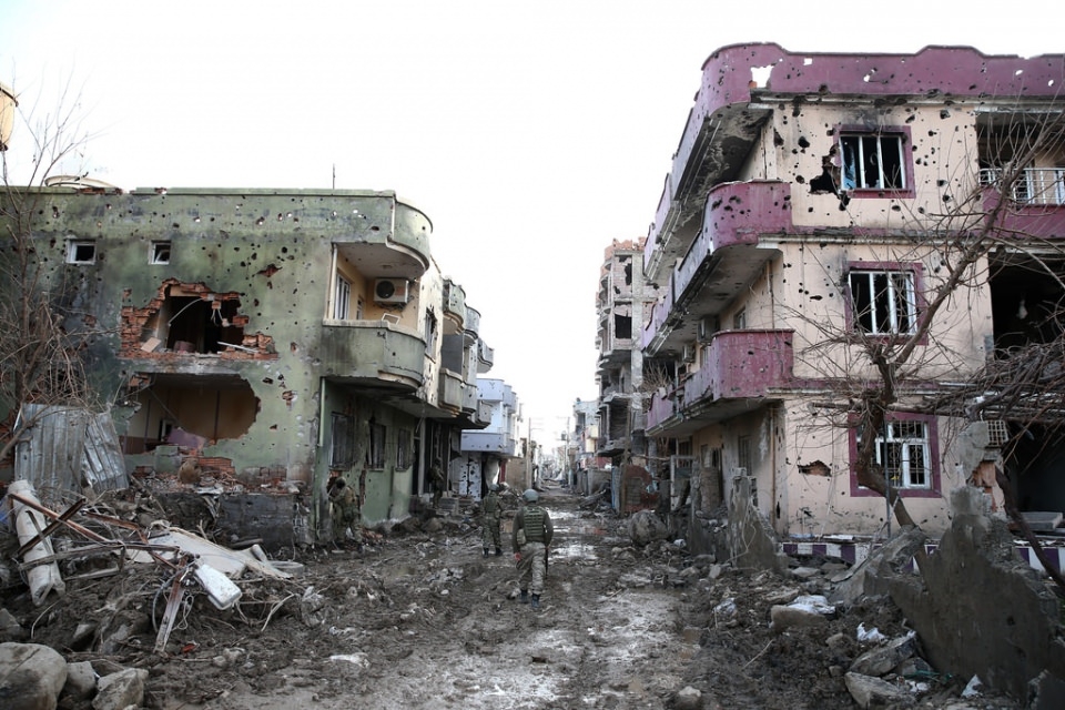 Cizre'de PKK'nın inlerine operasyon 12