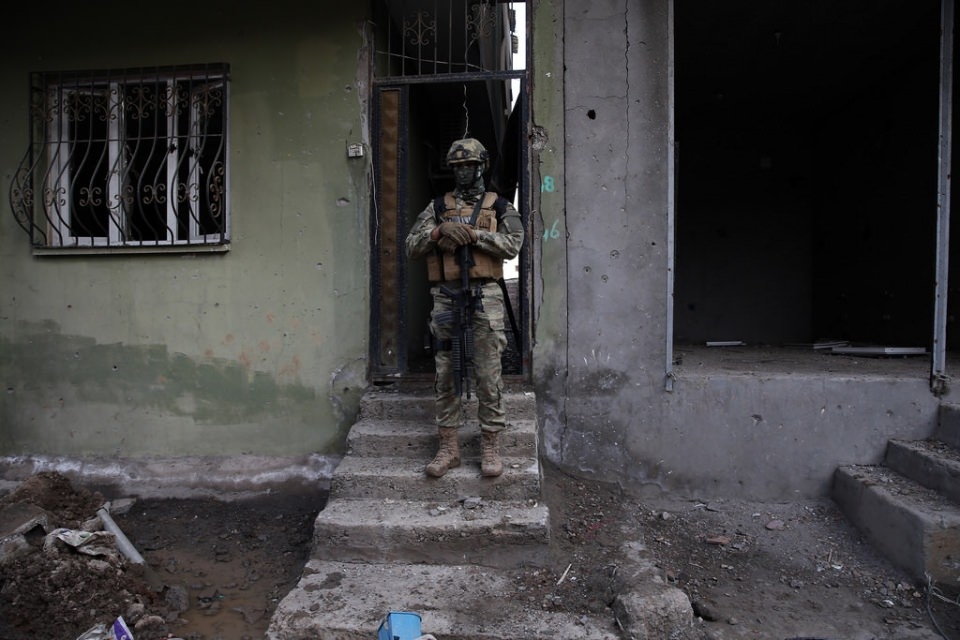 Cizre'de PKK'nın inlerine operasyon 14