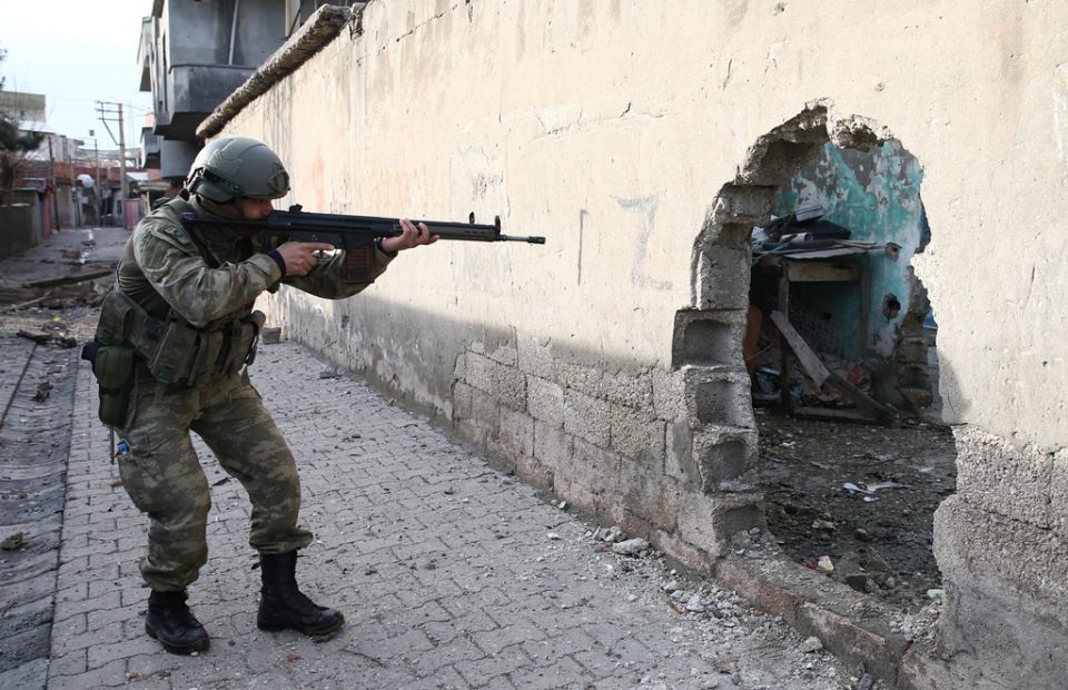 Cizre'de PKK'nın inlerine operasyon 25
