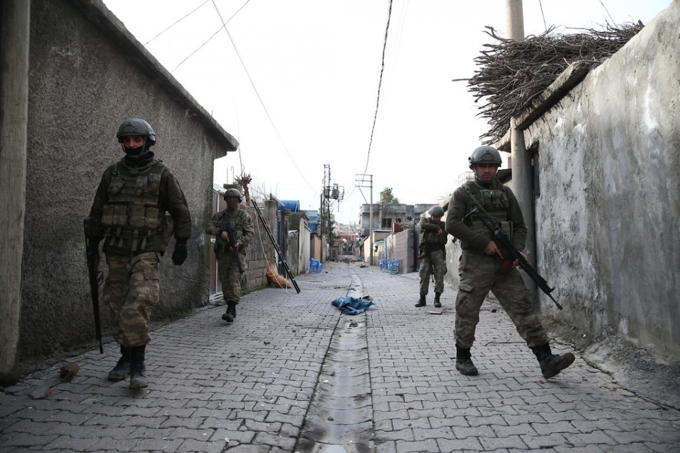 Cizre'de PKK'nın inlerine operasyon 27