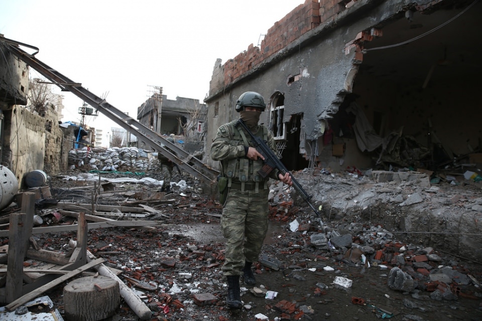Cizre'de PKK'nın inlerine operasyon 56