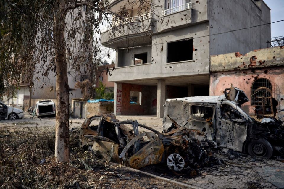 Cizre'de PKK'nın inlerine operasyon 63