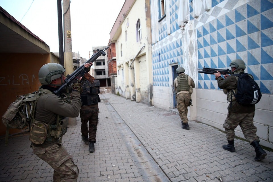 Cizre'de PKK'nın inlerine operasyon 79