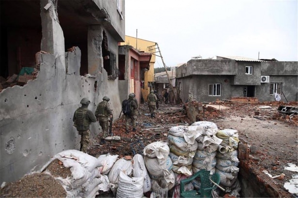 Asker ve polisten karış karış tarama! 18