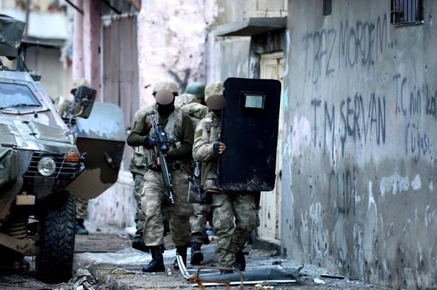 Asker ve polisten karış karış tarama! 26