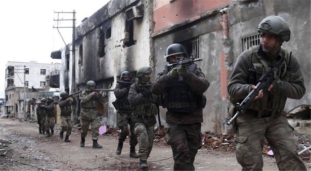 Asker ve polisten karış karış tarama! 28