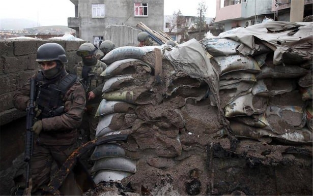 Asker ve polisten karış karış tarama! 30