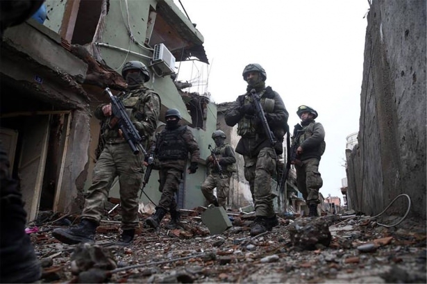 Asker ve polisten karış karış tarama! 33