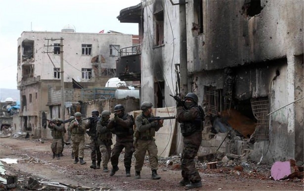 Asker ve polisten karış karış tarama! 38