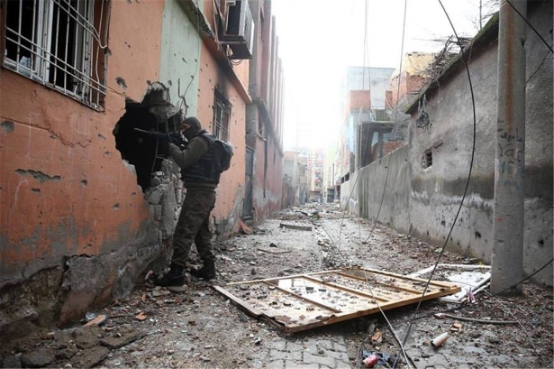 Asker ve polisten karış karış tarama! 40