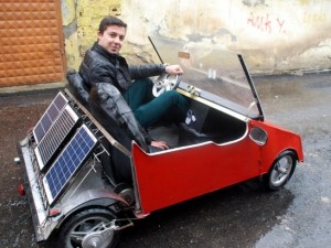 Liseli genç, güneş enerjisili otomobil yaptı
