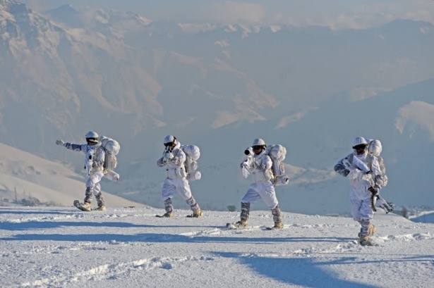 Eksi 20'de vatan savunması 103