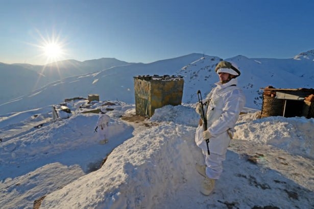 Eksi 20'de vatan savunması 111