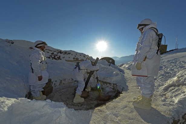 Eksi 20'de vatan savunması 37