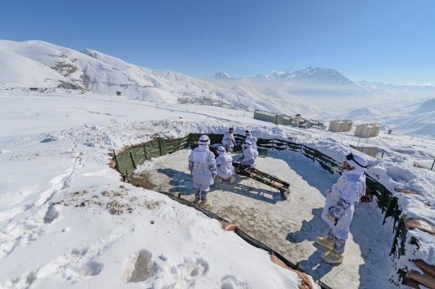 Eksi 20'de vatan savunması 49