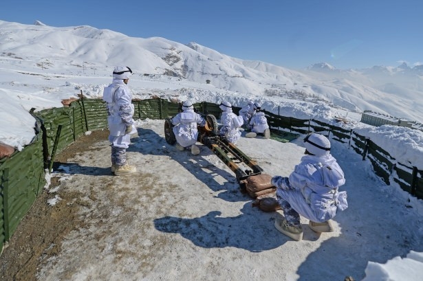 Eksi 20'de vatan savunması 51