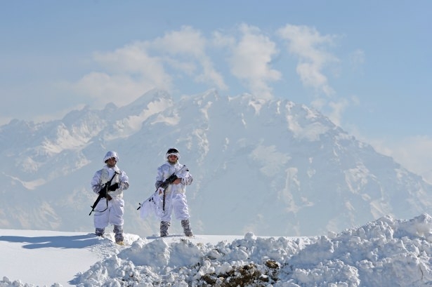 Eksi 20'de vatan savunması 63