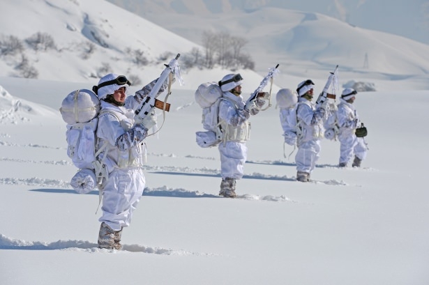 Eksi 20'de vatan savunması 64