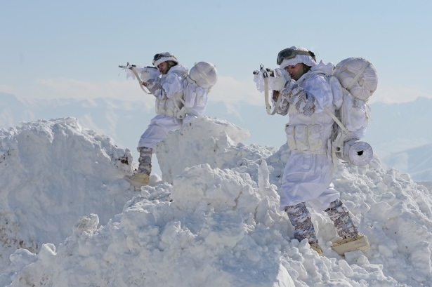 Eksi 20'de vatan savunması 72