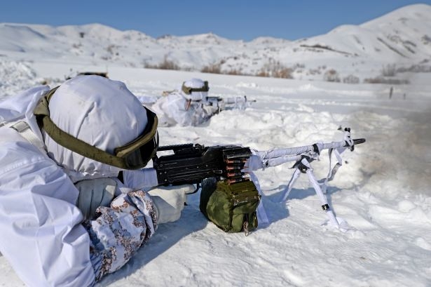 Eksi 20'de vatan savunması 74