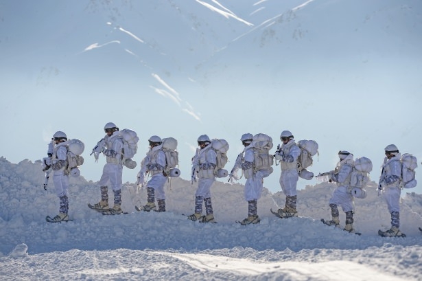 Eksi 20'de vatan savunması 76