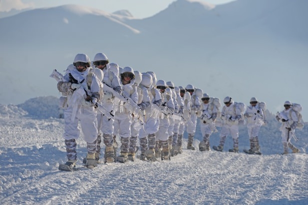 Eksi 20'de vatan savunması 77