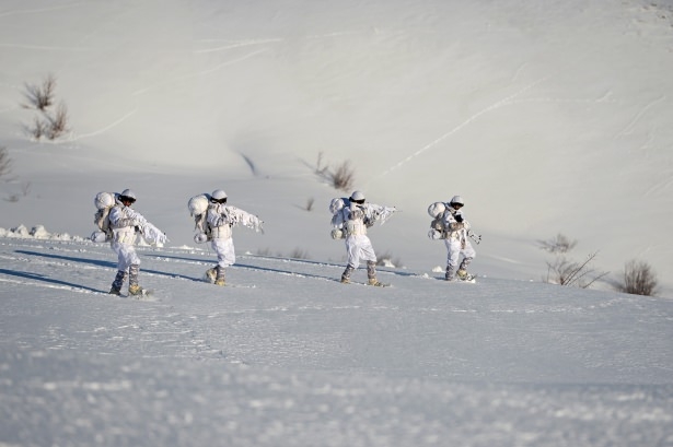 Eksi 20'de vatan savunması 79