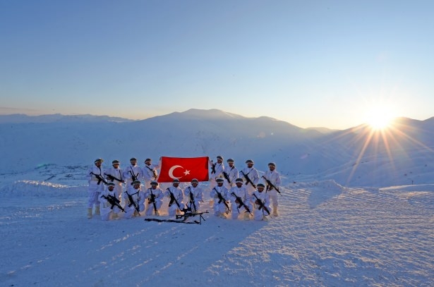 Eksi 20'de vatan savunması 87