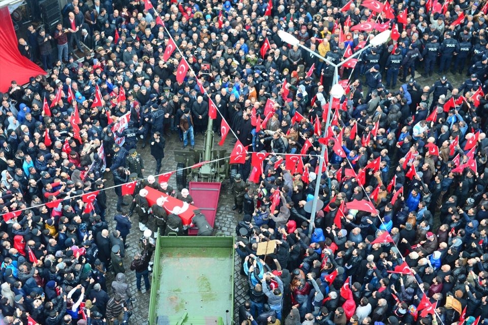 Sur Şehitleri son yolculuğuna uğurlandı 6