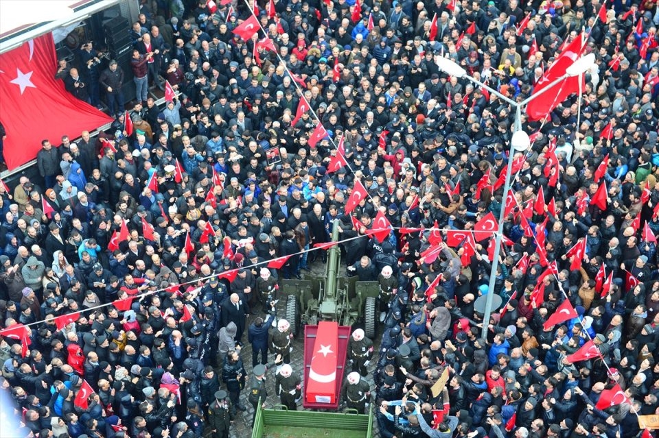 Sur Şehitleri son yolculuğuna uğurlandı 9